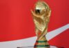 Cuenta regresiva: el trofeo del Mundial llega a México rumbo a 2026 El trofeo oficial de la Copa del Mundo arribó a México como parte de la gira internacional previa al Mundial de 2026, en una visita que marca el inicio formal de la cuenta regresiva para la máxima justa del futbol internacional y reactiva la expectativa en torno a la organización del torneo.
