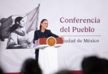 Sheinbaum enviará mañana al Congreso su “plan B” de reforma electoral La presidenta de México, Claudia Sheinbaum Pardo, informó que mañana enviará al Congreso una nueva iniciativa conocida como “plan B”, con la que busca reducir el gasto en congresos estatales y ayuntamientos para destinar esos recursos a obras y servicios públicos en estados y municipios.